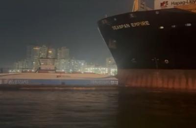 VÍDEO: Navio desgovernado atinge embarcação na travessia Santos–Guarujá no litoral de SP