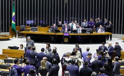 Com restrições para bloqueio, Câmara aprova novas regras para emendas