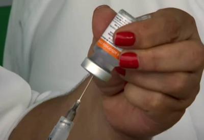 Prefeitura de SP antecipa vacinação de pessoas com 25 anos
