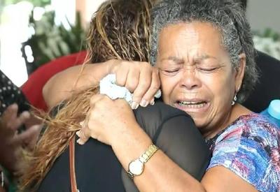 Corpos das vítimas de incêndio em abrigo no Recife são enterrados