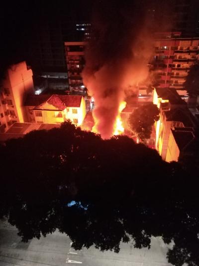 Incêndio destrói escola municipal na Tijuca e deixa 120 alunos sem aulas
