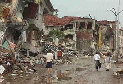 Mais de 1.500 crianças foram separadas das famílias após o terremoto na Turquia
