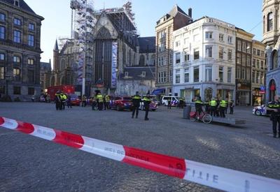 Ataque a faca em Amsterdã deixa cinco feridos; agressor foi contido por pedestre