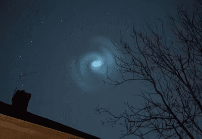 Espiral misteriosa no céu assusta moradores no Reino Unido