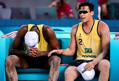 Evandro e Arthur perdem para dupla sueca e são eliminados nas quartas de final