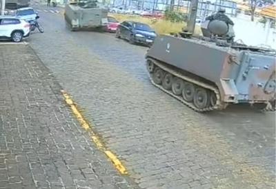 Assista: Tanque do Exército atropela carro estacionado em Ponta Grossa (PR)