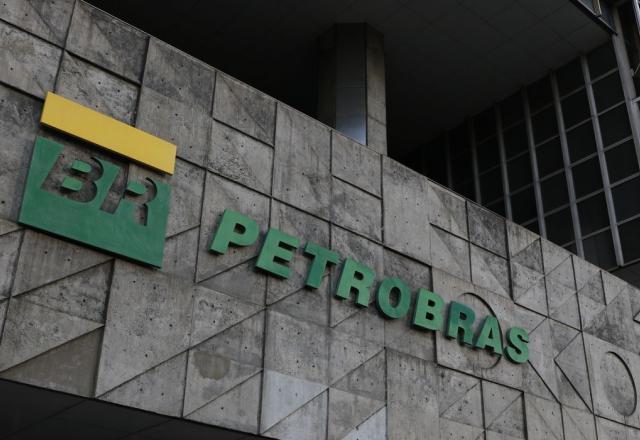 Petroleiros iniciam greve após negociação sem acordo com a Petrobras