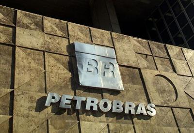 Ações da Petrobras estão em queda na bolsa após troca de presidente na estatal 