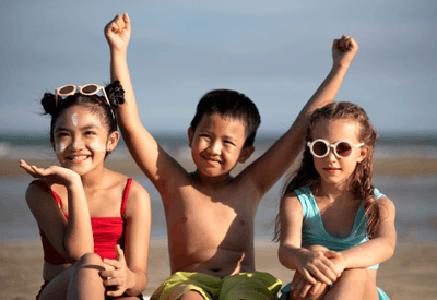 Parques, praias e ciência ao ar livre viram alternativas para entreter crianças nas férias