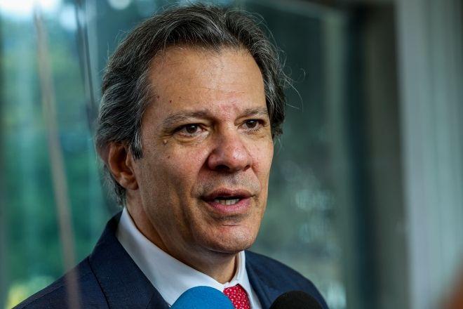 Haddad defende teto e regras para “penduricalhos” e diz que Congresso precisa enfrentar o tema