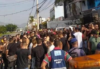 Prefeitura do Rio interdita festa com aglomeração na Barra da Tijuca
