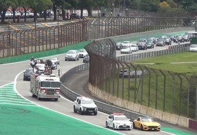 Cortejo no Autódromo de Interlagos homenageia ex-piloto Wilsinho Fittipaldi