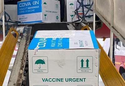 Covid-19: farmacêutica anuncia testes de vacina indiana no Brasil