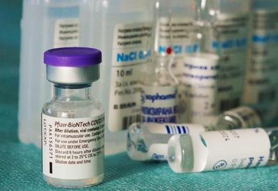 Vacina da Pfizer é eficaz contra variantes do Reino Unido e África do Sul