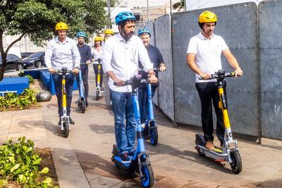 Patinete elétrico compartilhado volta a circular em São Paulo com novas regras