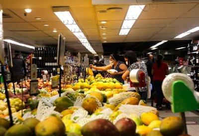 Dia da Saúde e da Nutrição: O que comer para envelhecer com saúde? Especialistas respondem