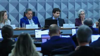Brasileiros gastam R$ 30 bilhões por mês em apostas esportivas online, diz Galípolo