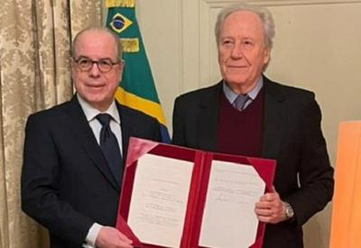 Brasil assina acordo com a França contra garimpo ilegal de ouro