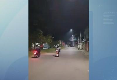 Vídeo mostra jovem que foi morto por GCM empinando moto ao passar por carro