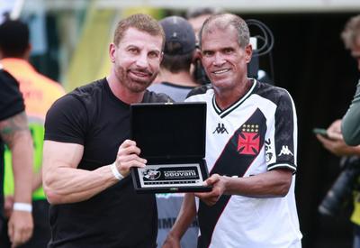 Morre Geovani, o "Pequeno Príncipe" do Vasco, aos 62 anos