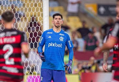 Jogadores do Flamengo sofrem tentativa de assalto no Rio; carro de goleiro é baleado