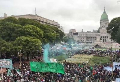 Terceira greve geral na Argentina pressiona Milei e expõe descontentamento popular