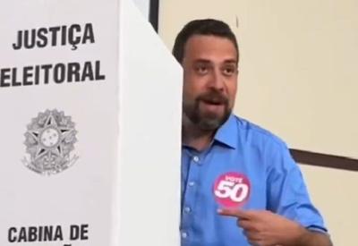 Tarcísio diz sem provas que PCC orientou voto em Boulos e candidato reage: "Declaração absurda"
