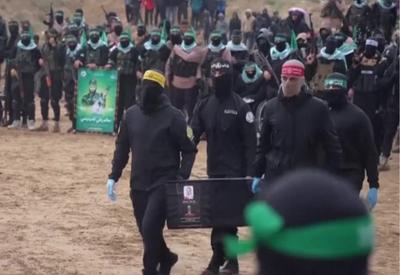 Hamas entrega corpos de 4 reféns israelenses, incluindo duas crianças