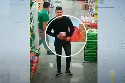 Vídeo: Homem furta picanha e esconde na cueca em Curitiba