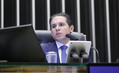 Câmara deve avançar em medidas de corte de despesas na próxima semana, diz Hugo Motta