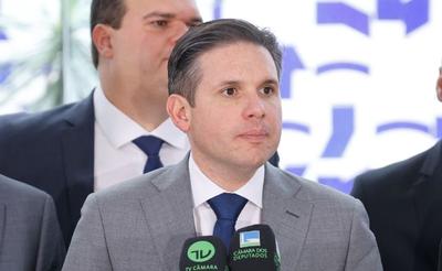 Motta leva PEC da Segurança para votação direto no plenário após retirar possibilidade de redução da maioridade penal