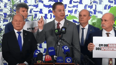 Oposição protocola requerimento para CPI do INSS e pede saída de Carlos Lupi