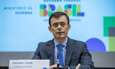 Governo deve antecipar 13º de aposentados do INSS, diz secretário