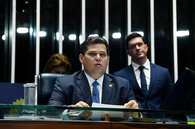 Alcolumbre diz que Senado pode analisar projeto para reduzir penas de condenados pelo 8/1