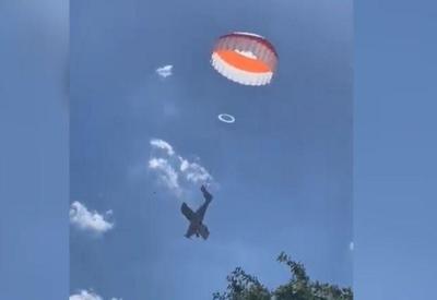 Piloto sobrevive após acionar paraquedas de aeronave na Bélgica