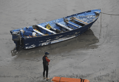 Barco que supostamente levava imigrantes naufraga na costa da Califórnia