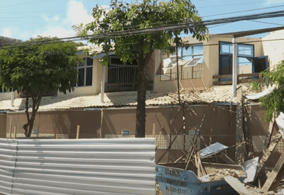 Teto de escola desaba e deixa cinco feridos durante reforma em Salvador