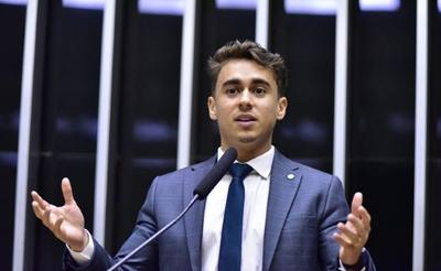 Nikolas Ferreira fala em “dissolver” STF após condenação de mulher que pichou estátua