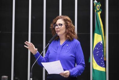 Motta muda discurso e diz que cassação de Zambelli será definida no plenário da Câmara