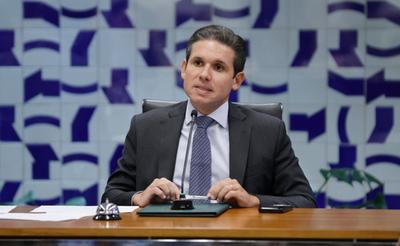 Câmara deve decidir sobre isenção do IR para quem ganha até R$ 5 mil apenas no 2º semestre, diz Hugo Motta