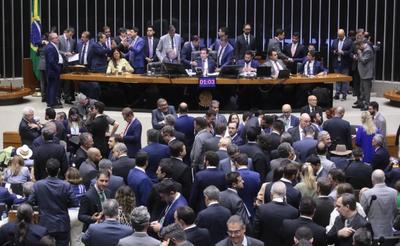 Novas vagas para deputados na Câmara custarão R$ 64,6 milhões por ano aos cofres públicos