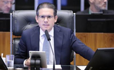 Hugo Motta anuncia prioridade para projetos antifraude do INSS na Câmara