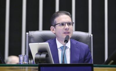 Hugo Motta cobra suspensão imediata do aumento do IOF sobre operações de risco sacado