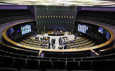 Base e oposição apostam nos partidos de centro para garantir interesses no PL Antifacção