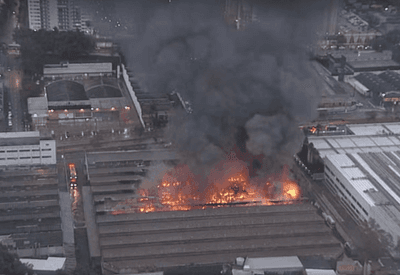 Incêndio atinge fábrica de tintas em Diadema (SP) e mobiliza ao menos 10 viaturas dos bombeiros