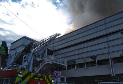 Incêndio atinge hospital de Santiago, no Chile