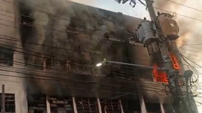 Duas pessoas, incluindo um bebê, morrem em incêndio em prédio na zona leste de São Paulo