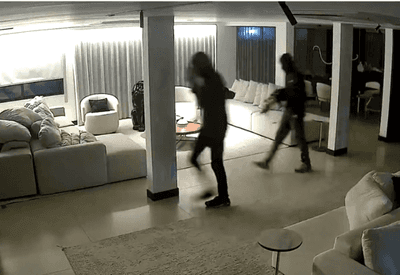 Vídeo: câmeras registram invasão à mansão de MC Poze do Rodo na zona oeste do Rio