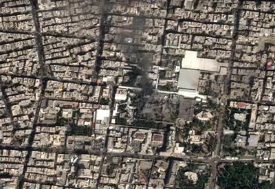 Imagem de satélite mostra danos ao complexo de Ali Khamenei após ataques ao Irã