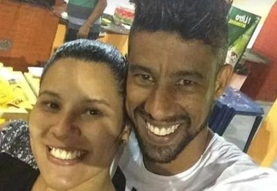 Irmã do ex-jogador Leo Moura é presa por venda de entradas falsas para o Carnaval do Rio